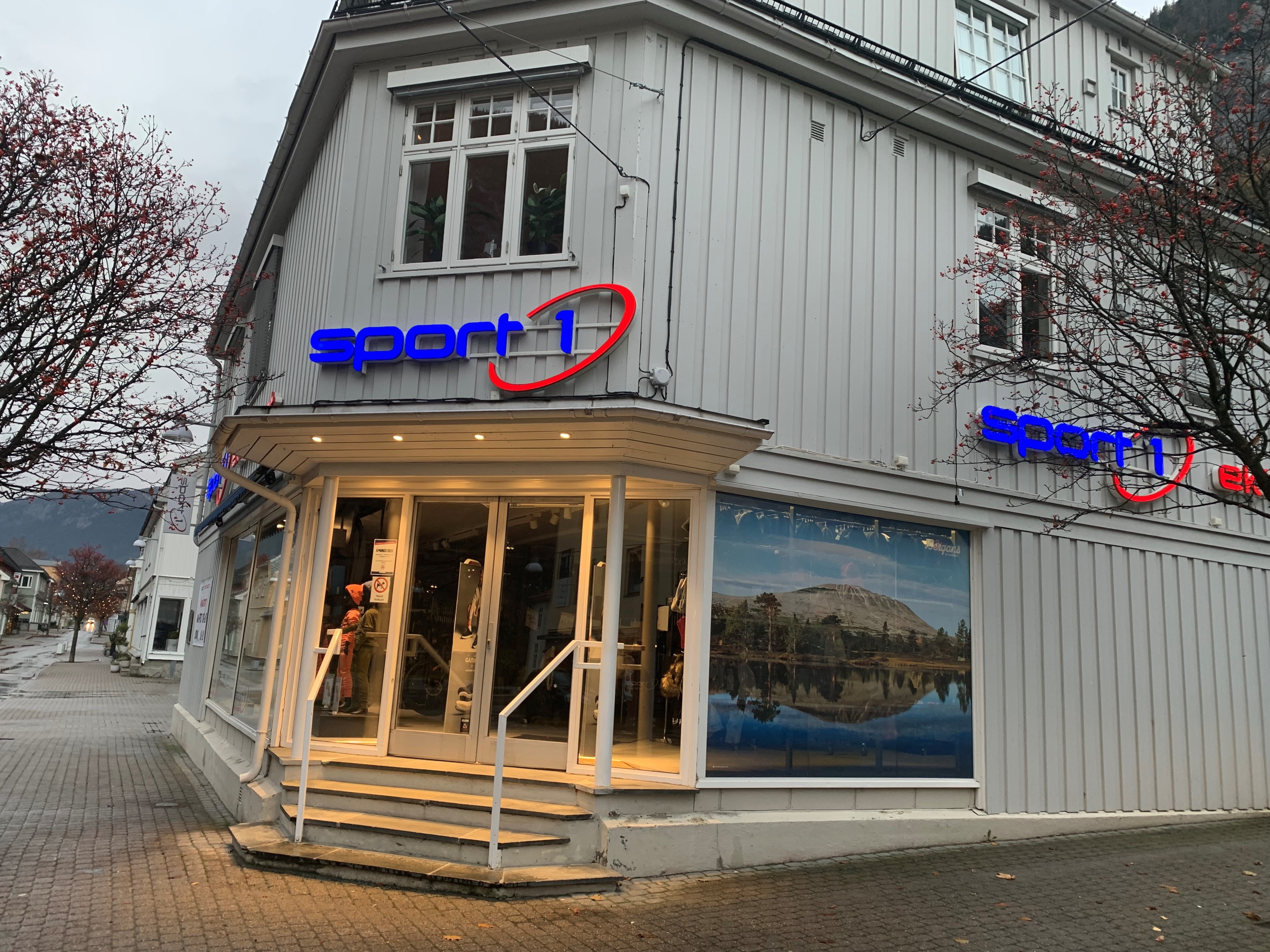 Klubbkveld på Sport 1, Rjukan onsdag 9. november kl. 17-19. Sport 1 inviterer til klubbkveld for medlemmer i Tinn IL og Tinn Skiskytterlag. 40% rabatt på langrennski , sko og bindinger. Gode rabatter